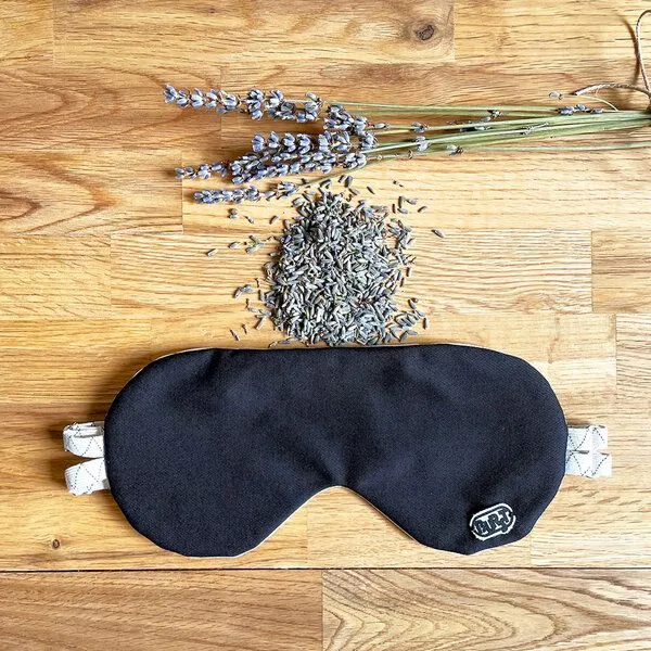Burst Burst Schlafmaske wahlweise mit Lavendel, Zirbenholz oder Rosenblütenblätter, Lila, – Produktbild 4 von 8