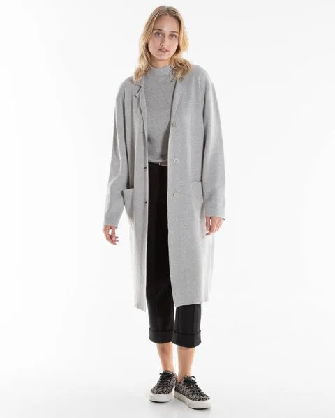 Alma & Lovis Alma & Lovis Strickmantel aus Bio-Baumwolle | Knit Coat, Stone (grau), – Produktbild 2 von 4