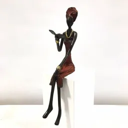 Moogoo Creative Africa Moogoo Creative Africa Bronze-Skulptur "Lesende Frau" 25 cm – Produktbild 1 von 1