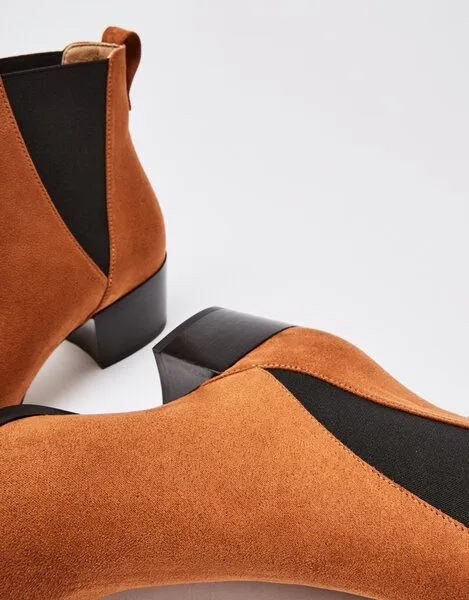 NINE TO FIVE NINE TO FIVE #brygge - veganer Chelsea Boot mit Blockabsatz, Mocca soave, – Produktbild 4 von 4