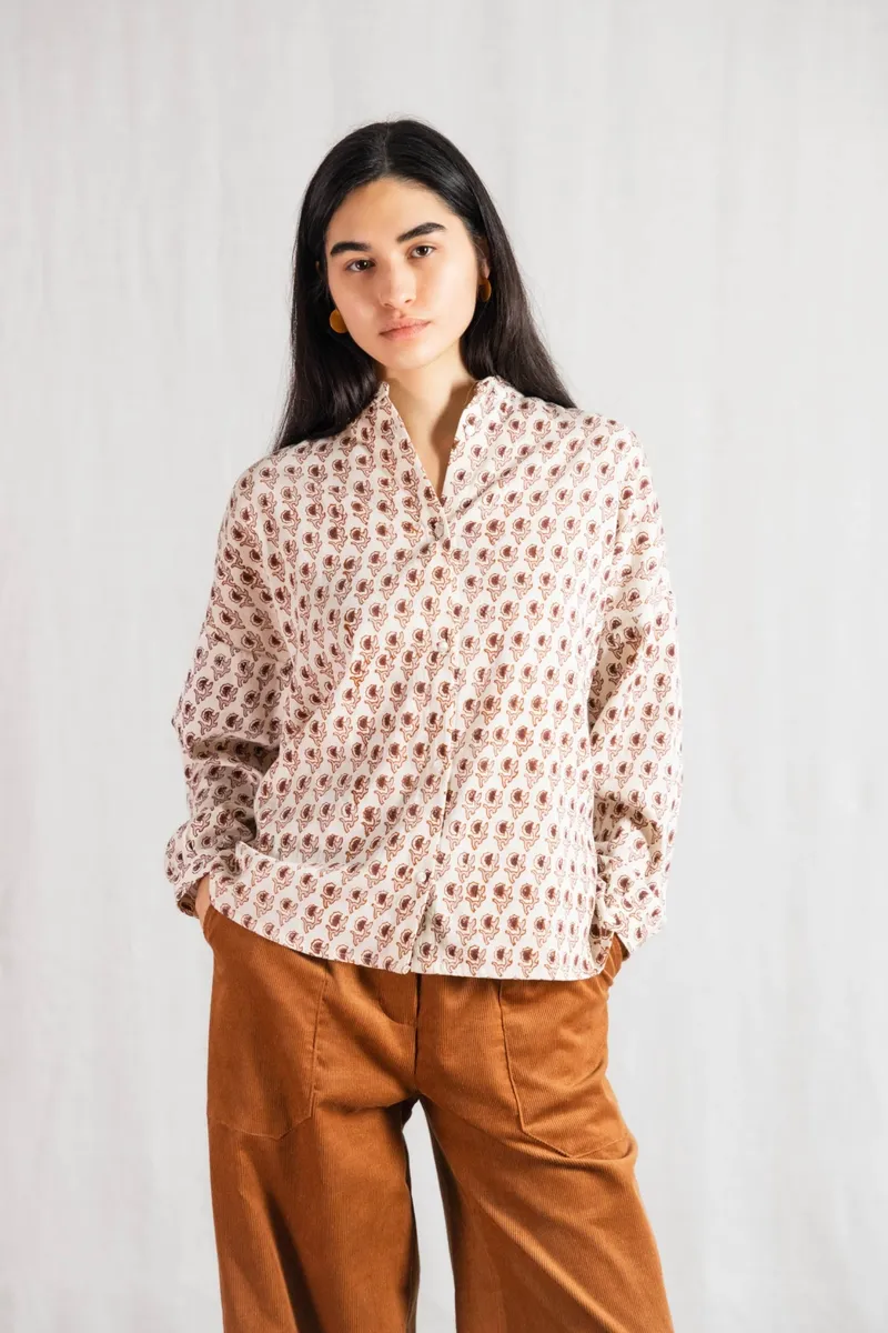 Jyoti - Fair Works Jyoti - Fair Works Damen vegan Bluse Hawali Blockdruck Braun, Hellbraun, – Produktbild 2 von 2