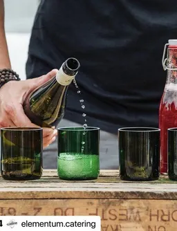 MaBe MaBe Nachhaltiges Trinkglas 1 Stk - handgefertigt aus leergetrunkenen Weinflaschen - 250ml – Produktbild 1 von 1