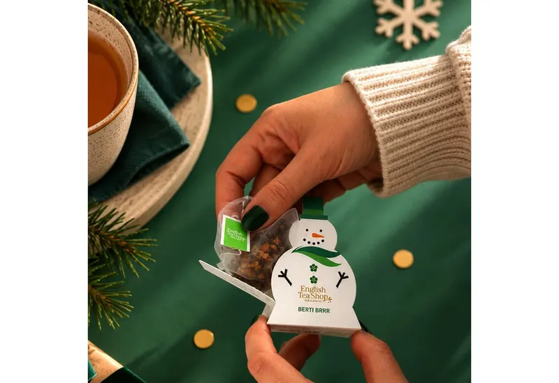 English Tea Shop English Tea Shop Tee ETS - Schneemann "Berti Brrr", BIO-Tee, 1 Pyramidenbeutel, milder Rooibos mit Erdbeernote und Gewürzen – Produktbild 3 von 3