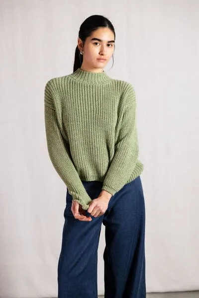 Jyoti - Fair Works Jyoti - Fair Works Baby-Alpaka Turtleneck Strickpullover Tacna, Lindgrün, – Produktbild 2 von 3
