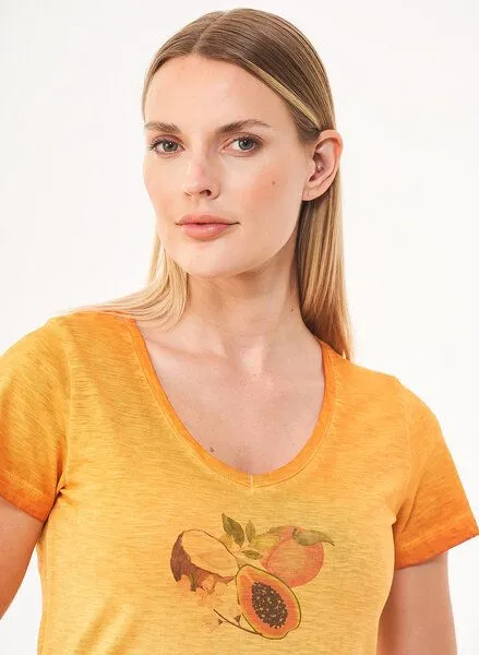ORGANICATION ORGANICATION Cold Pigment Dyed T-Shirt aus Bio-Baumwolle mit Frucht-Print, Gelb(mango), – Produktbild 4 von 4