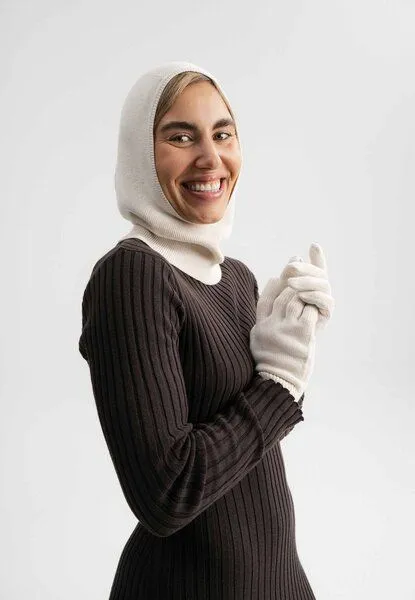 MELA MELA Bundle Feinstrick Balaklava CHARVI + Strick Handschuhe RISHI, Cream melange, – Produktbild 2 von 2