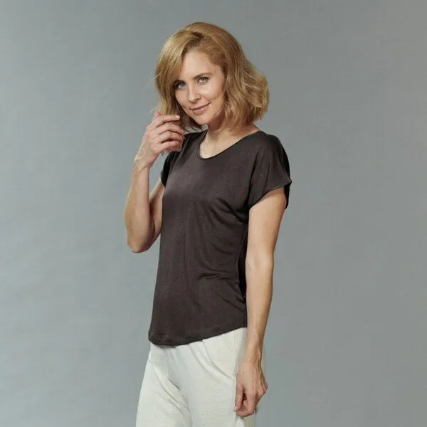 Kokon Zwo Kokon Zwo Basic Shirt mit überschnittenem Arm 43% Seide (peacesilk), 17% Leinen, Black coffe, – Produktbild 1 von 1