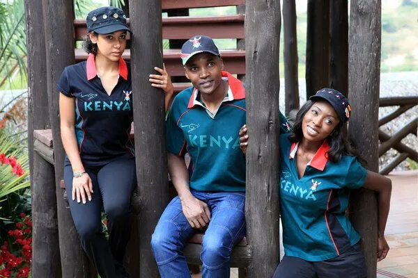 Africulture Africulture Army Caps aus Baumwolle handbestickt von Maasai Frauengruppe, Oliv, – Produktbild 2 von 2