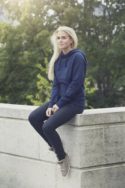 Neutral® - 3FREUNDE Neutral® - 3FREUNDE Frauen Hoodie, Navy, – Produktbild 2 von 4