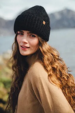 Kopyto Kopyto SAOLA – Flauschige Mütze aus Mohair und Seide – Produktbild 1 von 1