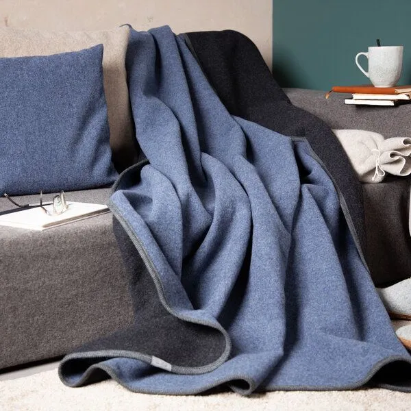 nahtur-design nahtur-design Lodendecke | Warme Wolldecke | Kuscheldecke aus 100% Schurwolle, Blau/schwarz (blau), – Produktbild 1 von 8