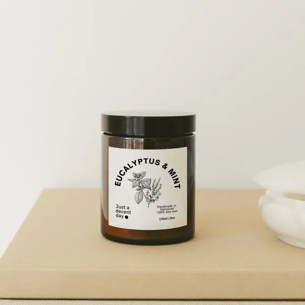 Just a decent day Just a decent day Eucalyptus & Mint - Duftkerze - Sojawachs – Produktbild 3 von 4