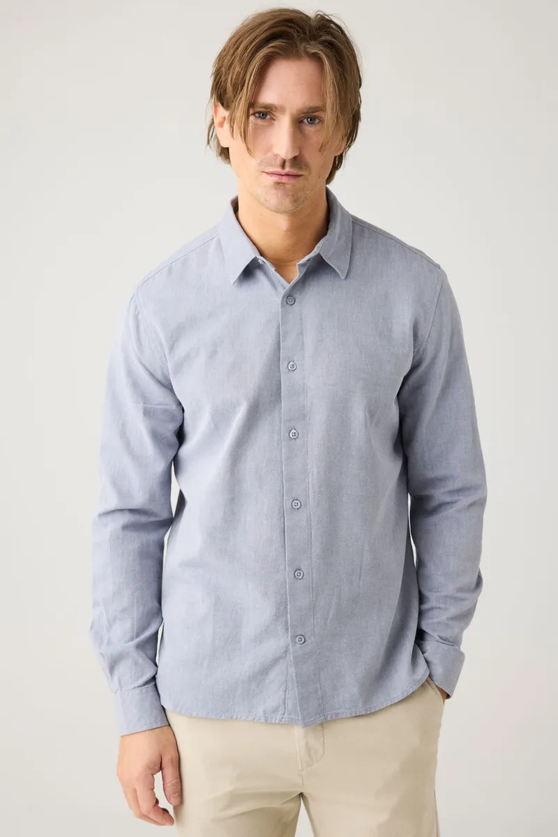KnowledgeCotton Apparel KnowledgeCotton Apparel Herren vegan Hemd Light Twill Vintage Indigo, Hellblau, – Produktbild 2 von 2