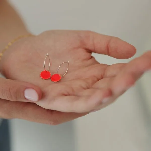 BELLYBIRD Jewellery BELLYBIRD Jewellery Ohrringe - emailliertes Plättchen, Anhänger aus Silber mit Emaille, Neon orange, – Produktbild 5 von 7