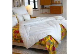 Paradies Paradies Kunstfaserbettdecke Avera, Bettdecke mit Lyocell, Füllung: 80% Polyester, 20% Lyocell, Bezug: 100% Baumwolle, atmungsaktive Lyocell Ganzjahresdecke – Produktbild 1 von 1