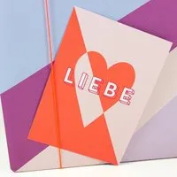 Bow & Hummingbird Bow & Hummingbird Postkarte Liebe – Produktbild 1 von 1