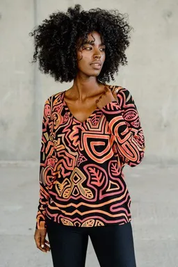 KOKOworld Bluse Saja Longsleeve – Viskose farbenfroher KOKOworld Print weiter Schnitt V-Ausschnitt – perfekt für Yoga – Fair produziert – Produktbild 1 von 1