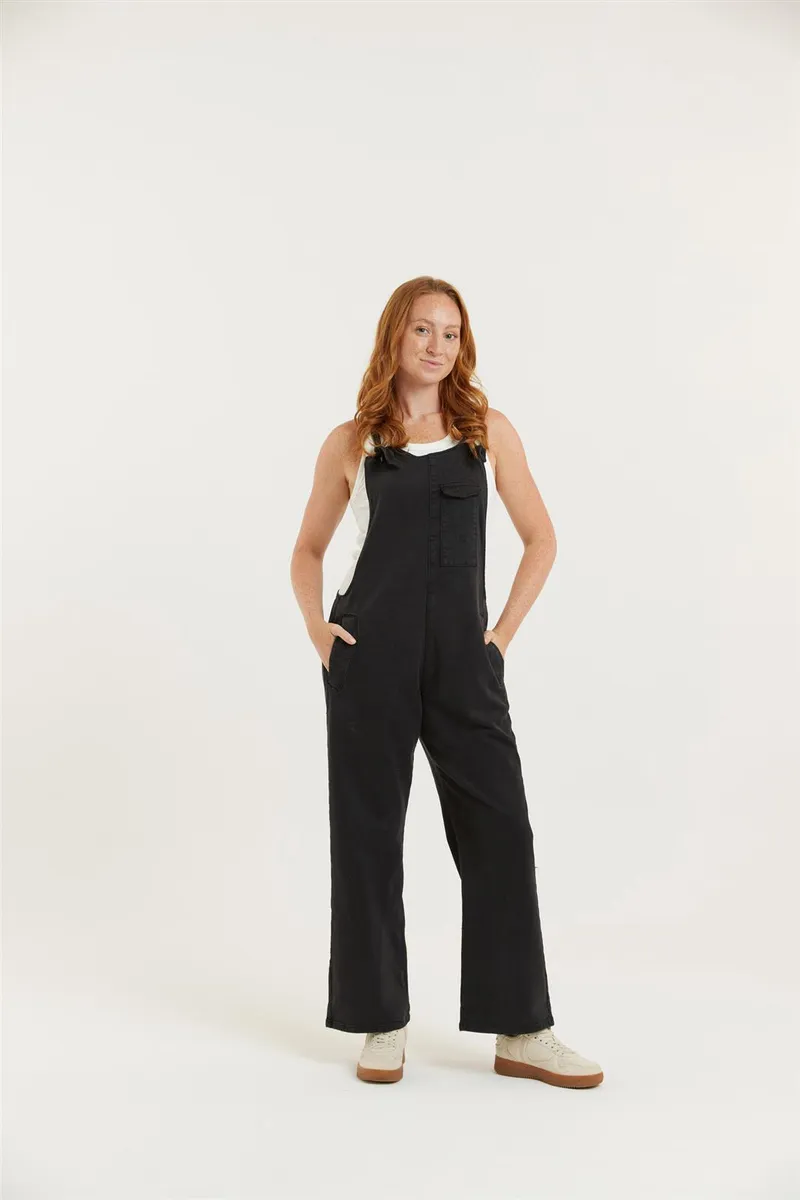 Flax and Loom Tencel Latzhose Modell: Mary-Lou, Schwarz, – Produktbild 1 von 1