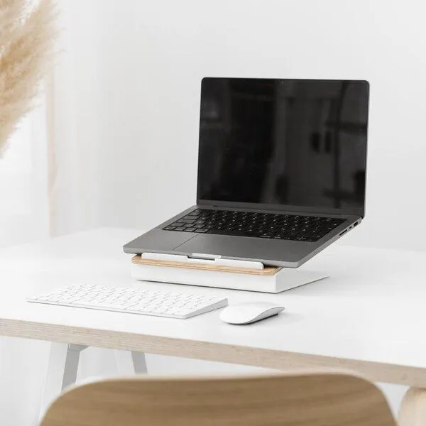 Woodcessories Woodcessories Premium Laptop Ständer aus Holz für 10-16 Zoll, Eiche, – Produktbild 4 von 4