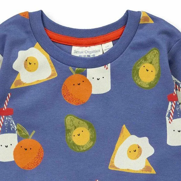 Sense Organics Sense Organics Kinder Schlafanzug, Modell LONG JOHN, Bunter snacks-druck auf blauem hintergrund, – Produktbild 3 von 4