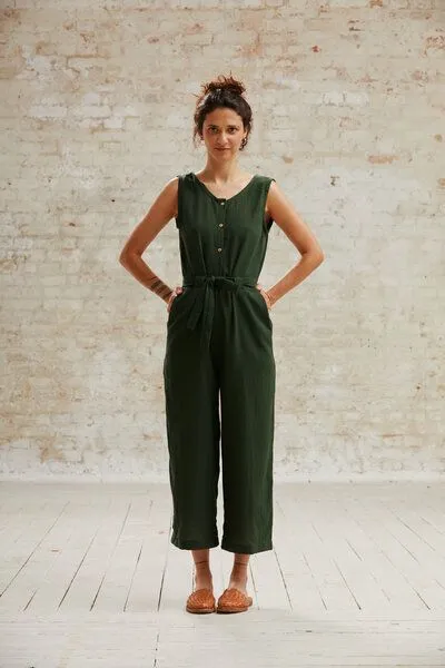Jyoti - Fair Works Jyoti - Fair Works Baumwoll Jumpsuit Daksha, Grün, – Produktbild 1 von 3