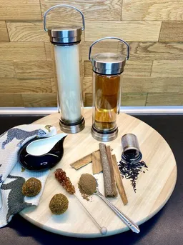 eTHikǝ eTHikǝ Tragbare Tee- und Wasserinfusionsflasche mit Griff – Produktbild 1 von 1