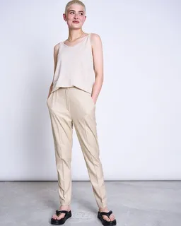 JAN N JUNE JAN N JUNE Chinohose LIAMEE aus Lyocell-Twill – Produktbild 1 von 1