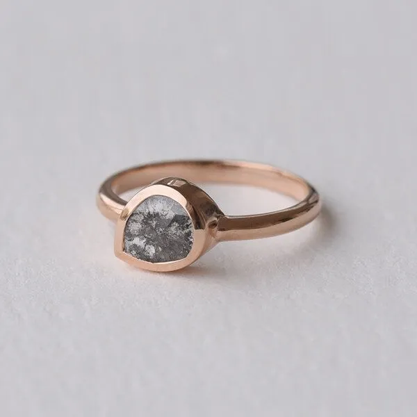 Eppi Eppi Goldener Ring mit Salt´n´Pepper Pear-Diamant Luna, Weiss, – Produktbild 1 von 4