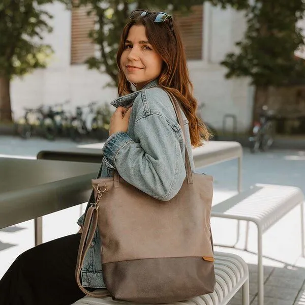 BOWLEANIES TASCHEN BOWLEANIES TASCHEN Shopper & Umhängetasche aus Lederfaserstoff mit Reißverschluss, Grau & dunkelgrau, – Produktbild 1 von 4