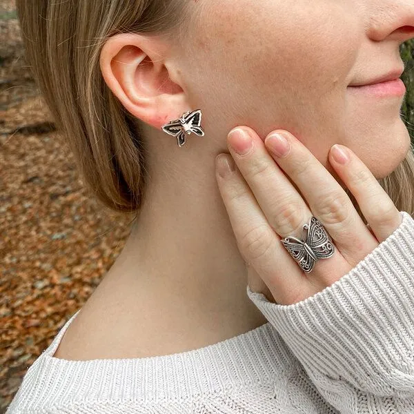 pakilia pakilia Silber Ohrringe Schmetterling Fair-Trade und handmade – Produktbild 2 von 2