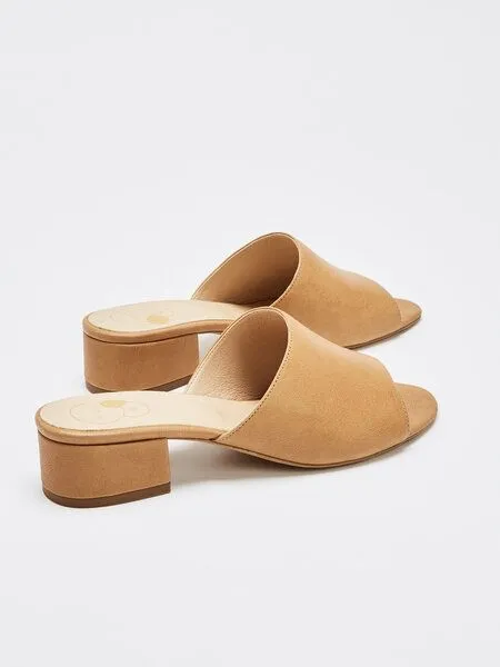 NINE TO FIVE NINE TO FIVE #maia - minimalistische Mule Sandale aus leichter Microfaser mit Blockabsatz, Almond lux, – Produktbild 4 von 4