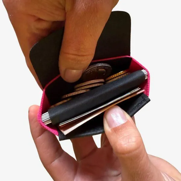 ANDERS & KOMISCH ANDERS & KOMISCH Kleiner Geldbeutel mit Münzfach - MINI PRO Wallet, Schwarz/pink, – Produktbild 4 von 4
