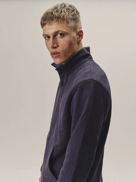 WOTE WOTE Stehkragen Sweatshirt aus Bio-Baumwolle, Dunkelblau, – Produktbild 1 von 2