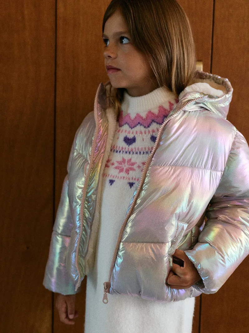 Vertbaudet Glänzende Winter-Steppjacke mit Hologramm-Effekt Mädchen hell, Hellrosa, – Produktbild 2 von 4
