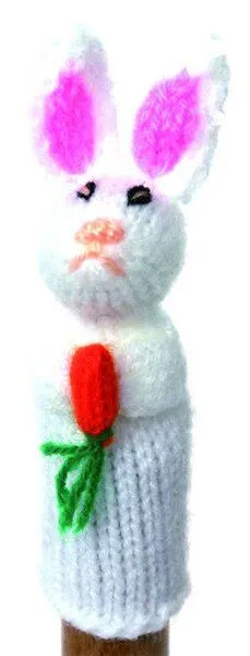 El Puente El Puente Gestrickte Fingerpuppe "Hase mit Möhre" | Fair Trade & Handmade aus Peru, Mehrfarbig, – Produktbild 1 von 1