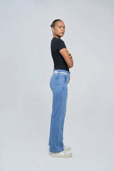DAWN DAWN Jeans DEW Flared Soft Denim French Pocket, Medium blue, – Produktbild 5 von 5