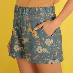 ManduTrap ManduTrap Shorts "Floralia" aus Biobaumwolle kbA mit Blumenmuster – Produktbild 1 von 1