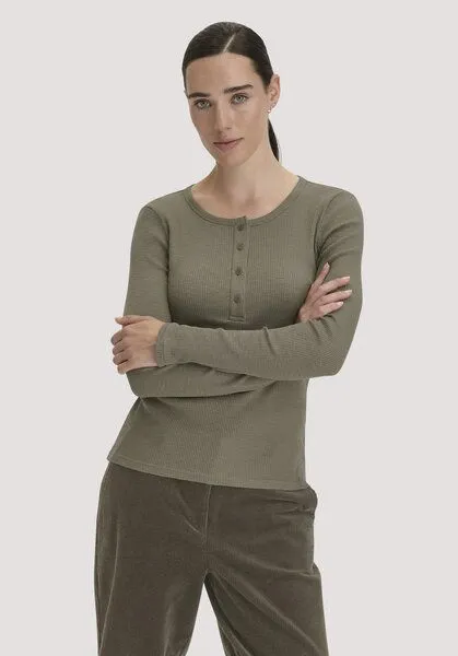 hessnatur hessnatur Longsleeve Henley Slim aus Bio-Baumwolle, Silbergrün, – Produktbild 1 von 4