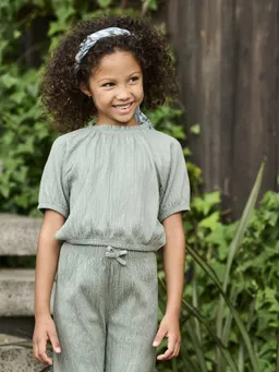 Vertbaudet Mädchen Blusenshirt in Cropped-Länge salbei – Produktbild 1 von 1
