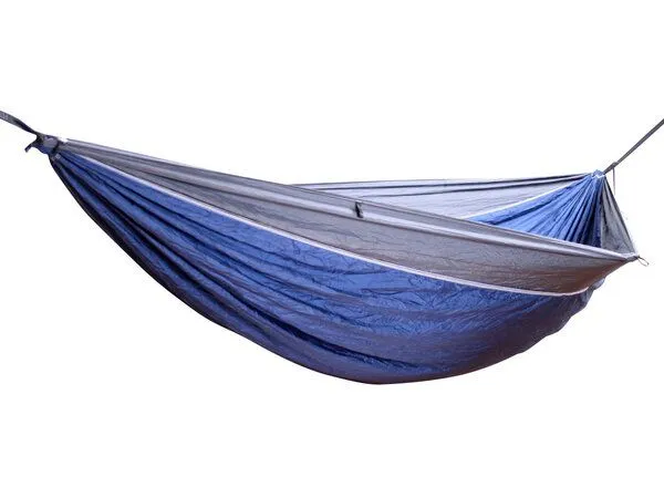 Hideaway Outfitters Hideaway Outfitters Doppel Reisehängematte aus atmungsaktiver Fallschirmseide inklusive Baumgurte und Karabiner, Blau-grau, – Produktbild 2 von 4