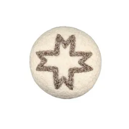 Wooliie Wooliie Handgefertigter Ball aus 100 % naturbelassener Schurwolle – Gunelve – Produktbild 1 von 1