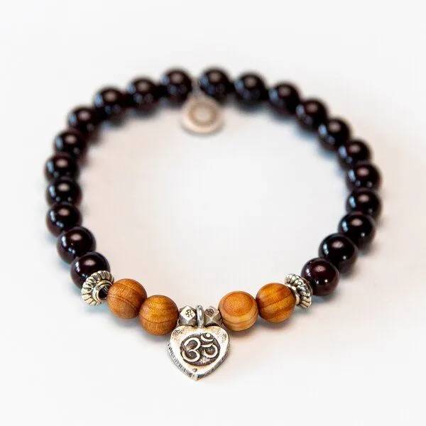 Divasya Divasya Armband "OM Love" aus echten Natursteinen & Sandelholz mit 925 Silber, Rot, – Produktbild 1 von 3