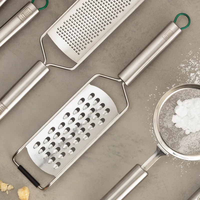 Chefkoch trifft Fackelmann Chefkoch trifft Fackelmann Reibe grob München, 31cm – Produktbild 2 von 3