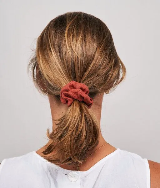 obumi obumi Haargummi - Scrunchie aus Leinen, Rost, – Produktbild 1 von 4