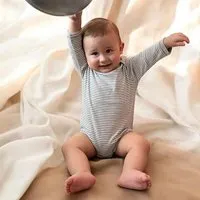 OrganicEra Baby Langarm Bodysuit, gestreift 'OrganicEra' aus Bio Baumwolle, Grey melange (grau), – Produktbild 1 von 1