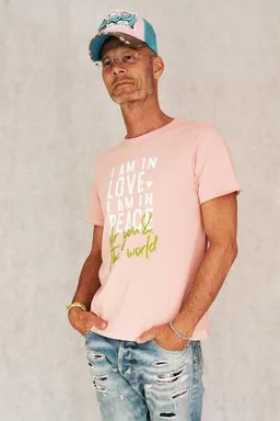 SPARKLES OF LIGHT SPARKLES OF LIGHT pflanzengefärbtes Unisex-Shirt | I AM IN LOVE – Produktbild 1 von 1