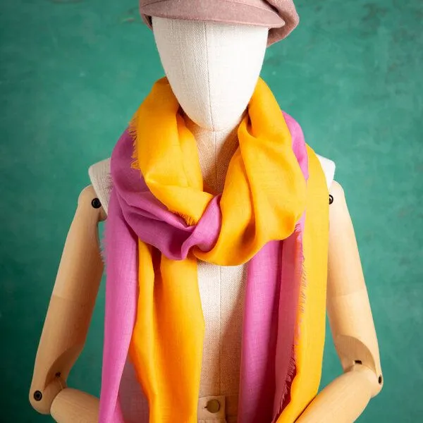 nahtur-design nahtur-design 2 Wolltücher "hauchfein", Gelb-pink (gelb), – Produktbild 1 von 4