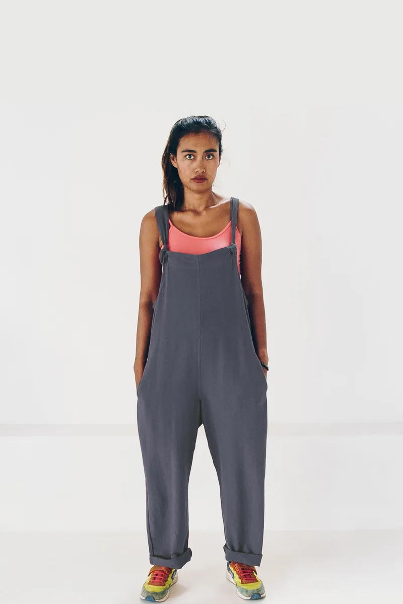 The Driftwood Tales The Driftwood Tales Damen vegan Jumpsuit Holzkohle Blau, Dunkelblau, – Produktbild 2 von 2