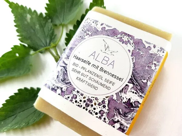 Küstenseifen Manufaktur Küstenseifen Manufaktur Bio-Haarseife Alba - Brennessel / Minze für fettiges Haar – Produktbild 2 von 3
