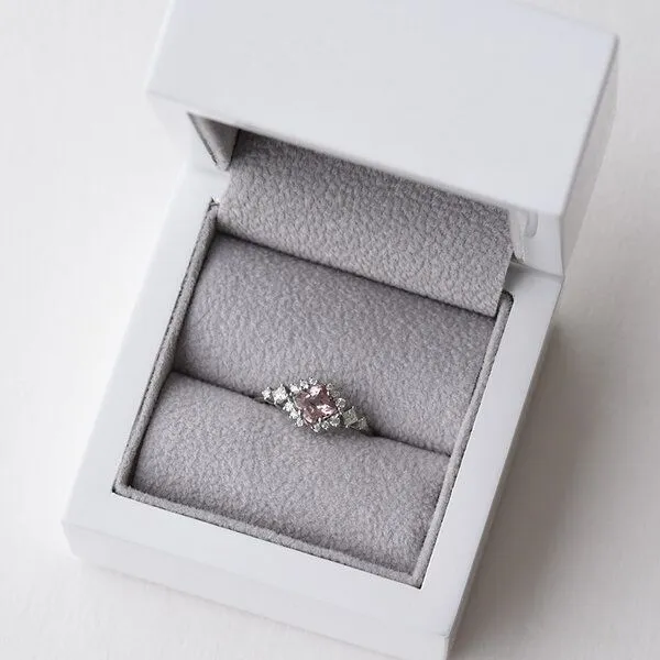 Eppi Eppi Goldener Ring mit Princess Morganit und Moissaniten Medrie, Weiss, – Produktbild 4 von 4